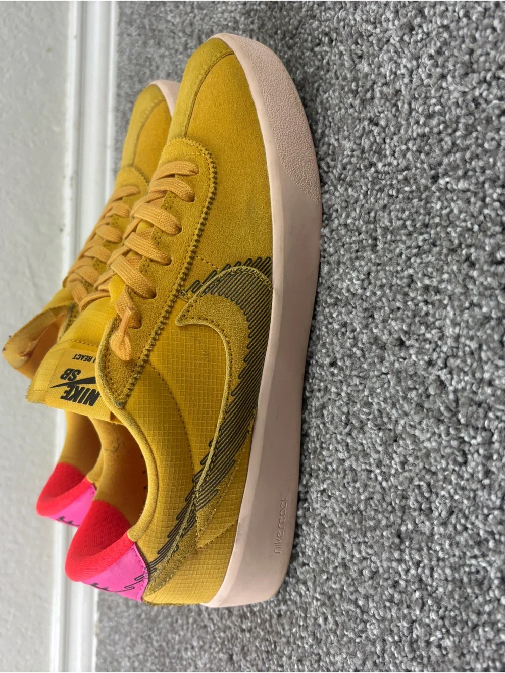 Nike SB Bruin React Pollen/Black-Pale Coral CV5980 700 Men’s 10